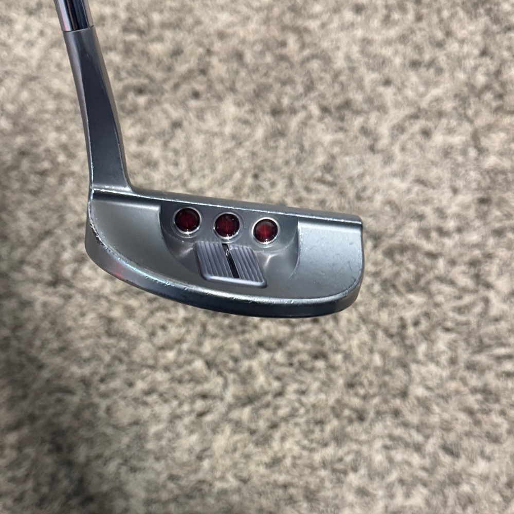 Titleist Scotty Cameron GOLO Putter with Silver and Red - Picture 4 of 12